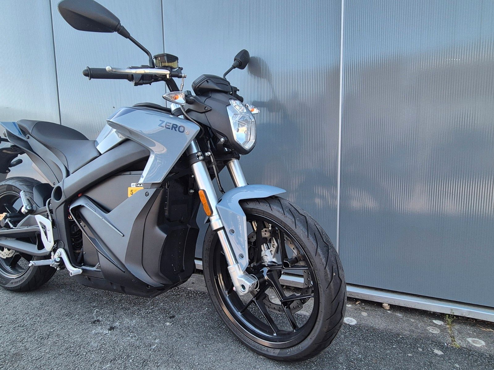 Fahrzeugabbildung Zero ZERO S MOTORCYCLES - Z3 - ZF 14.4