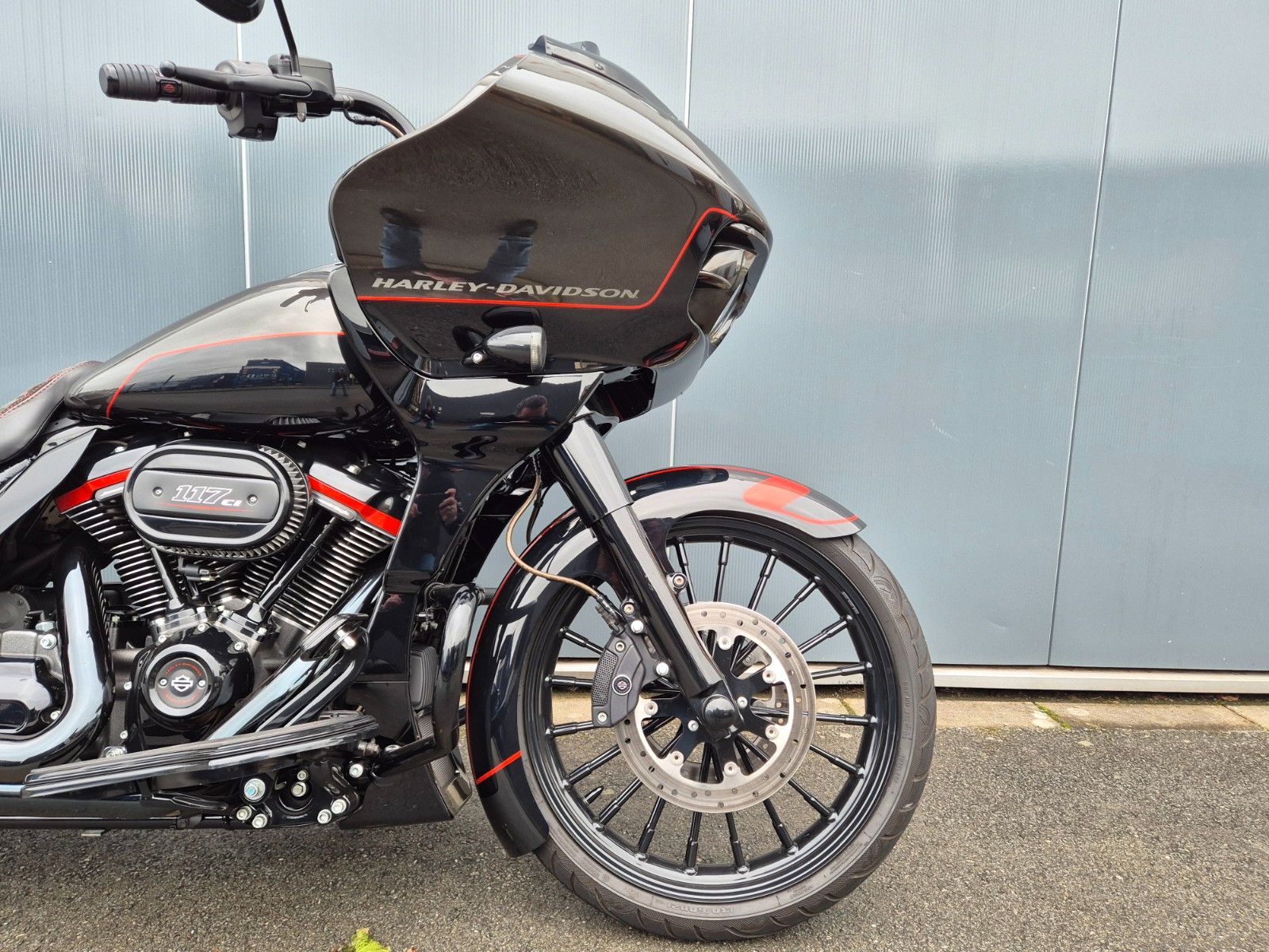 Fahrzeugabbildung Harley-Davidson FLTRXSE°°CVO ROAD GLIDE CUSTOM°° *PENZL AUSPUFF*