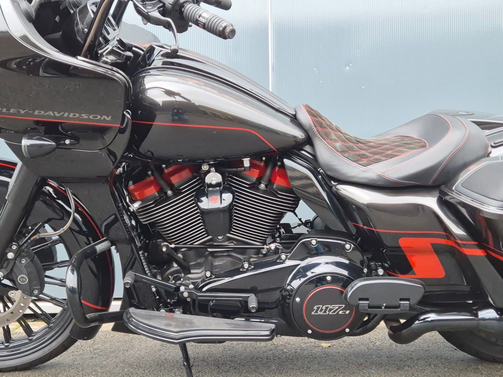 Fahrzeugabbildung Harley-Davidson FLTRXSE°°CVO ROAD GLIDE CUSTOM°° *PENZL AUSPUFF*