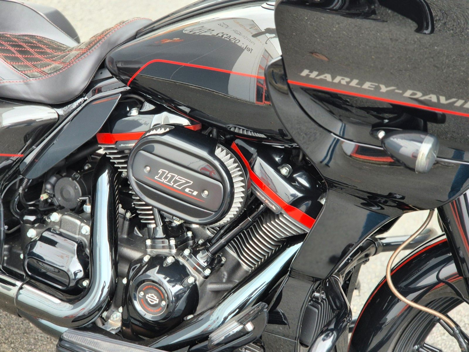 Fahrzeugabbildung Harley-Davidson FLTRXSE°°CVO ROAD GLIDE CUSTOM°° *PENZL AUSPUFF*