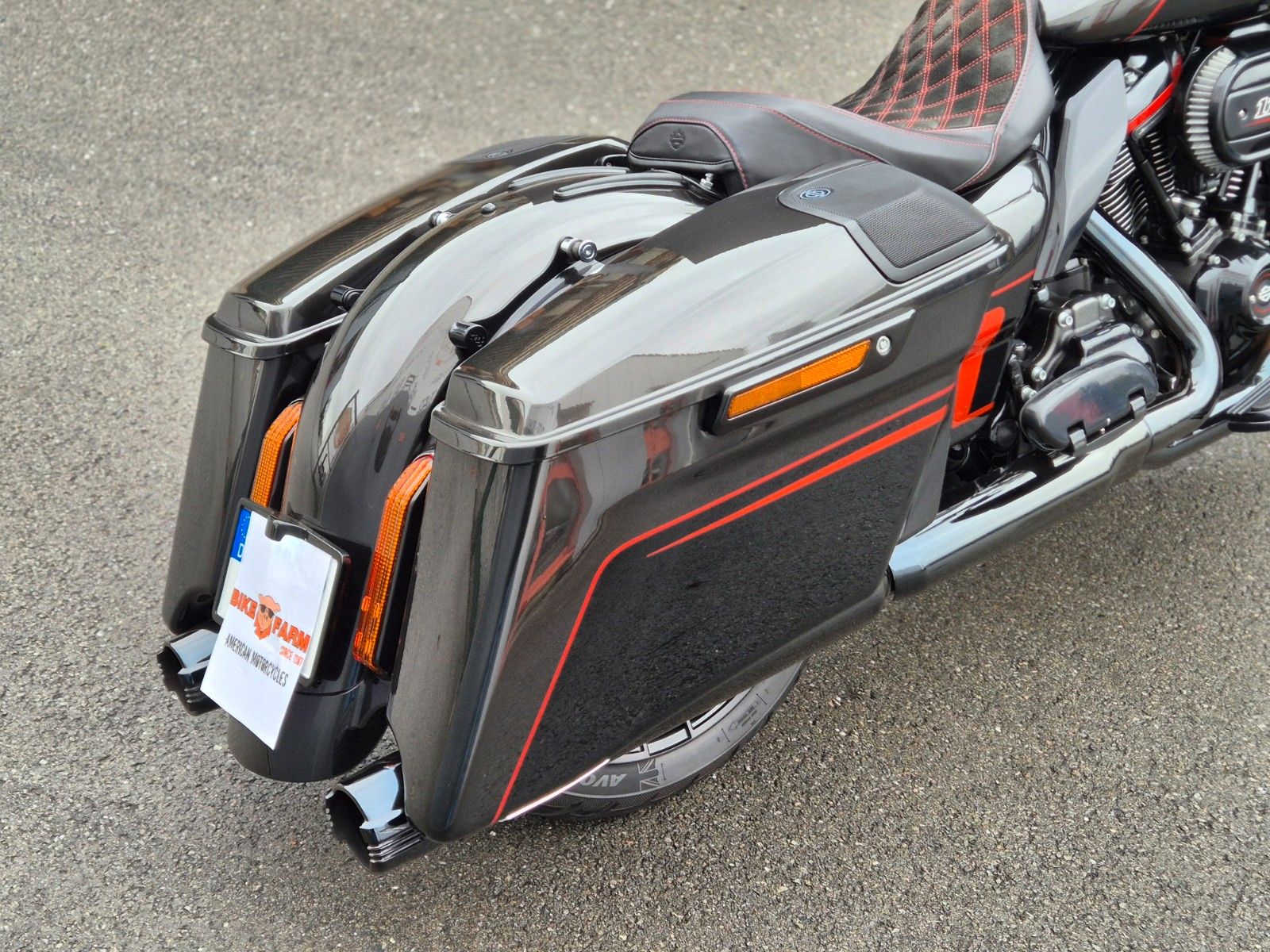 Fahrzeugabbildung Harley-Davidson FLTRXSE°°CVO ROAD GLIDE CUSTOM°° *PENZL AUSPUFF*