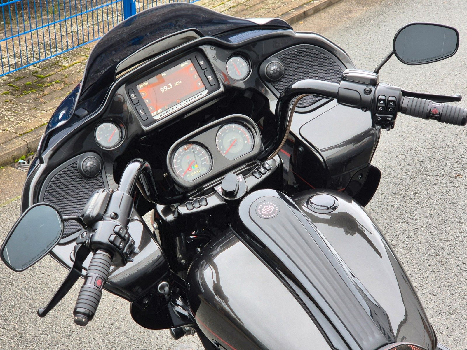 Fahrzeugabbildung Harley-Davidson FLTRXSE°°CVO ROAD GLIDE CUSTOM°° *PENZL AUSPUFF*