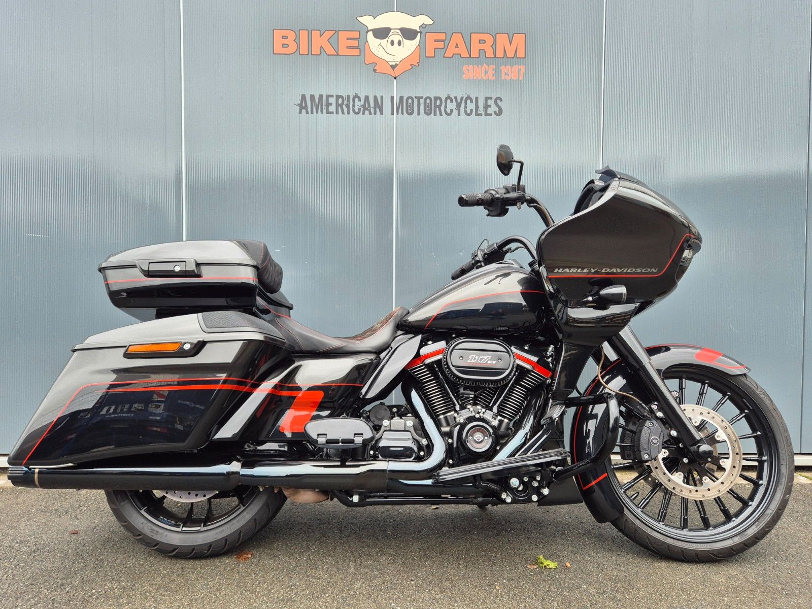 Fahrzeugabbildung Harley-Davidson FLTRXSE°°CVO ROAD GLIDE CUSTOM°° *PENZL AUSPUFF*