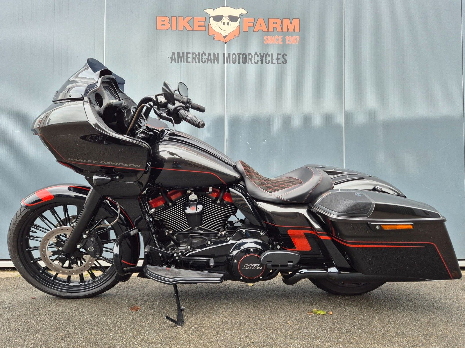 Fahrzeugabbildung Harley-Davidson FLTRXSE°°CVO ROAD GLIDE CUSTOM°° *PENZL AUSPUFF*