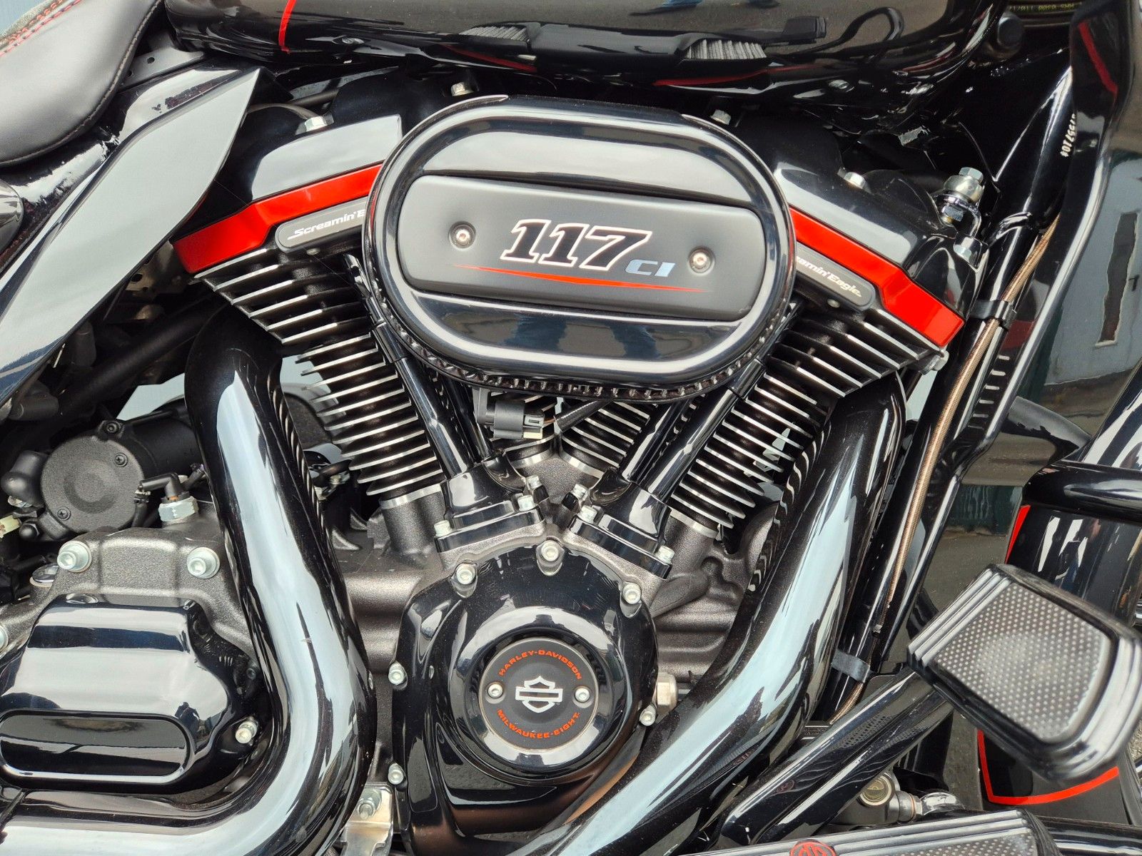Fahrzeugabbildung Harley-Davidson FLTRXSE°°CVO ROAD GLIDE CUSTOM°° *PENZL AUSPUFF*