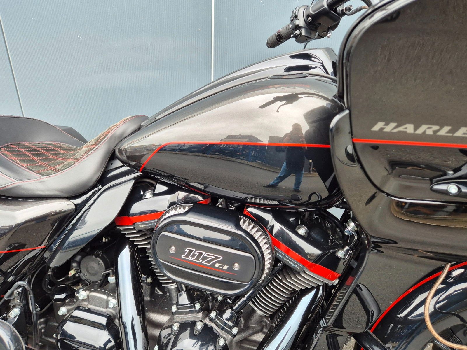 Fahrzeugabbildung Harley-Davidson FLTRXSE°°CVO ROAD GLIDE CUSTOM°° *PENZL AUSPUFF*