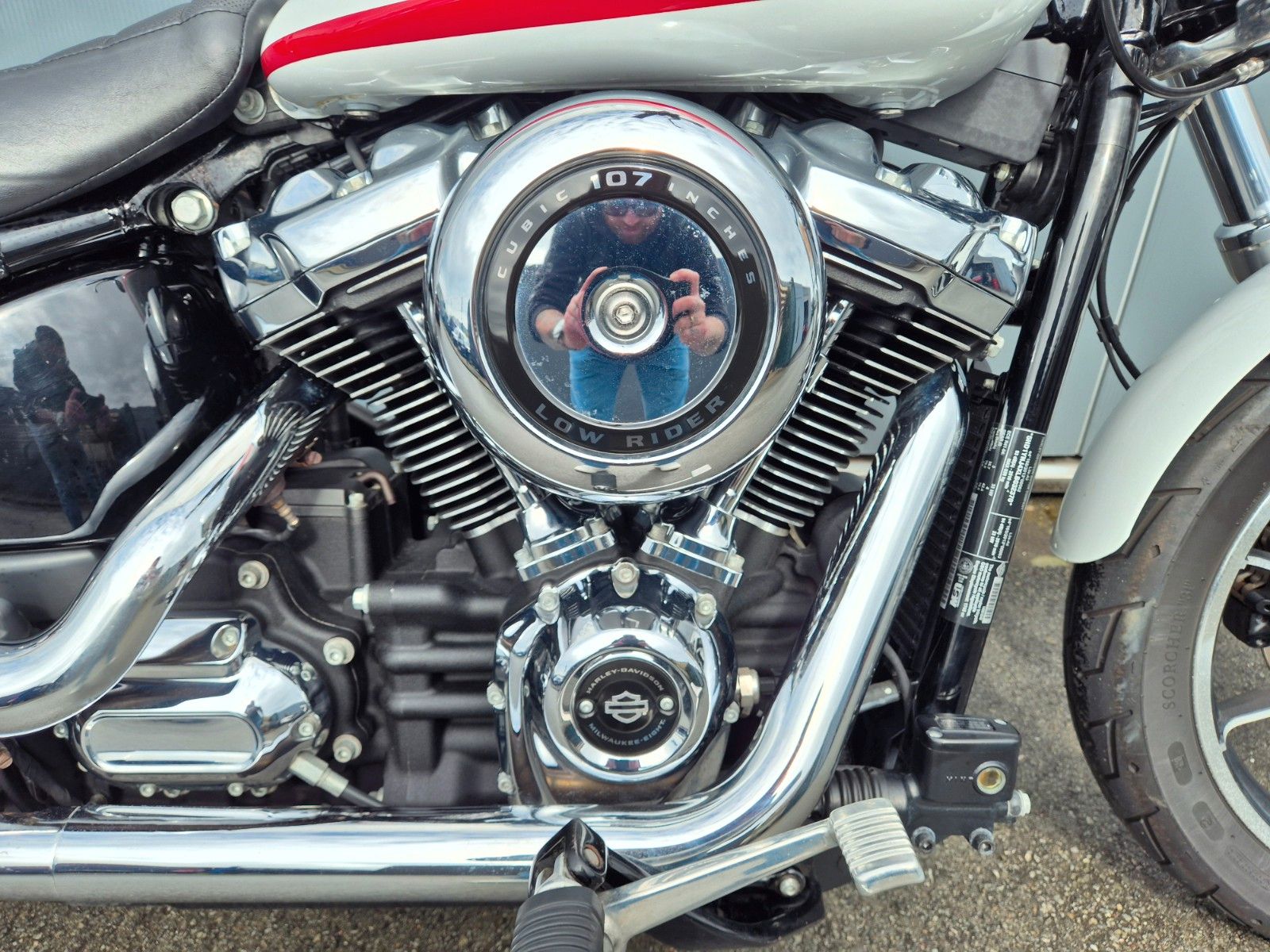 Fahrzeugabbildung Harley-Davidson FXLR °°LOW RIDER°° STONE WASHED WHITE PEARL