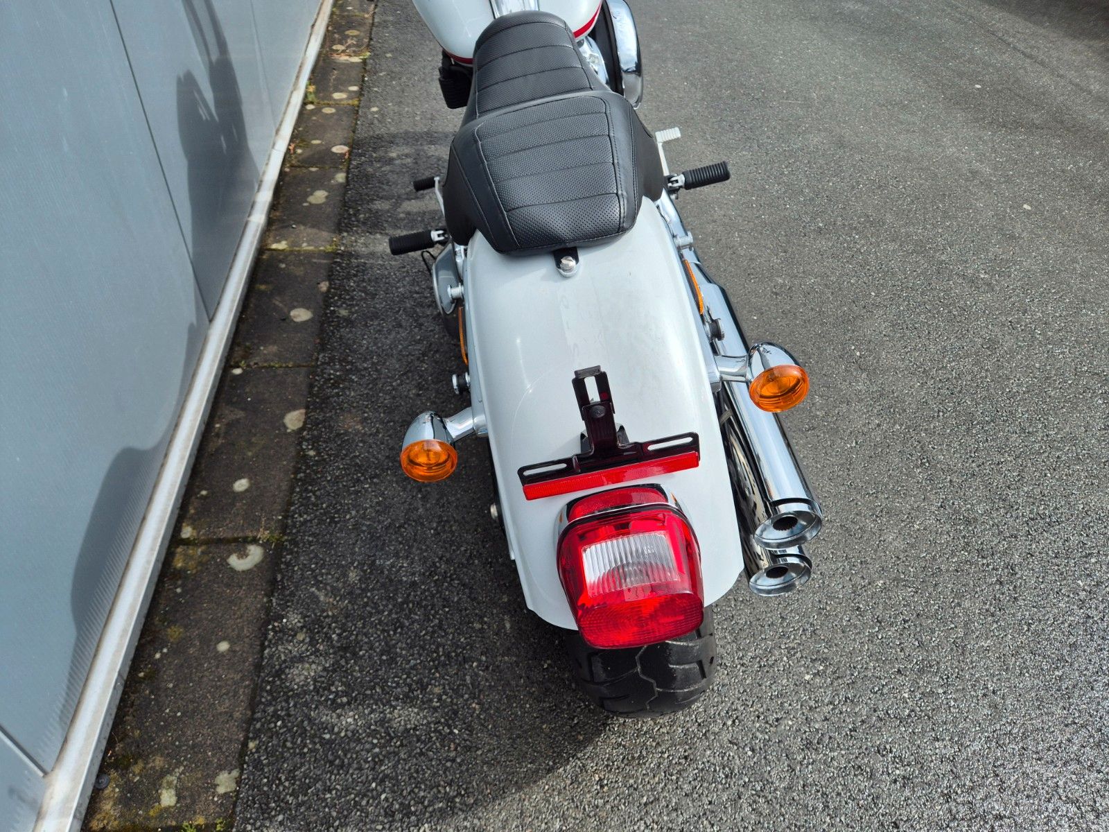 Fahrzeugabbildung Harley-Davidson FXLR °°LOW RIDER°° STONE WASHED WHITE PEARL
