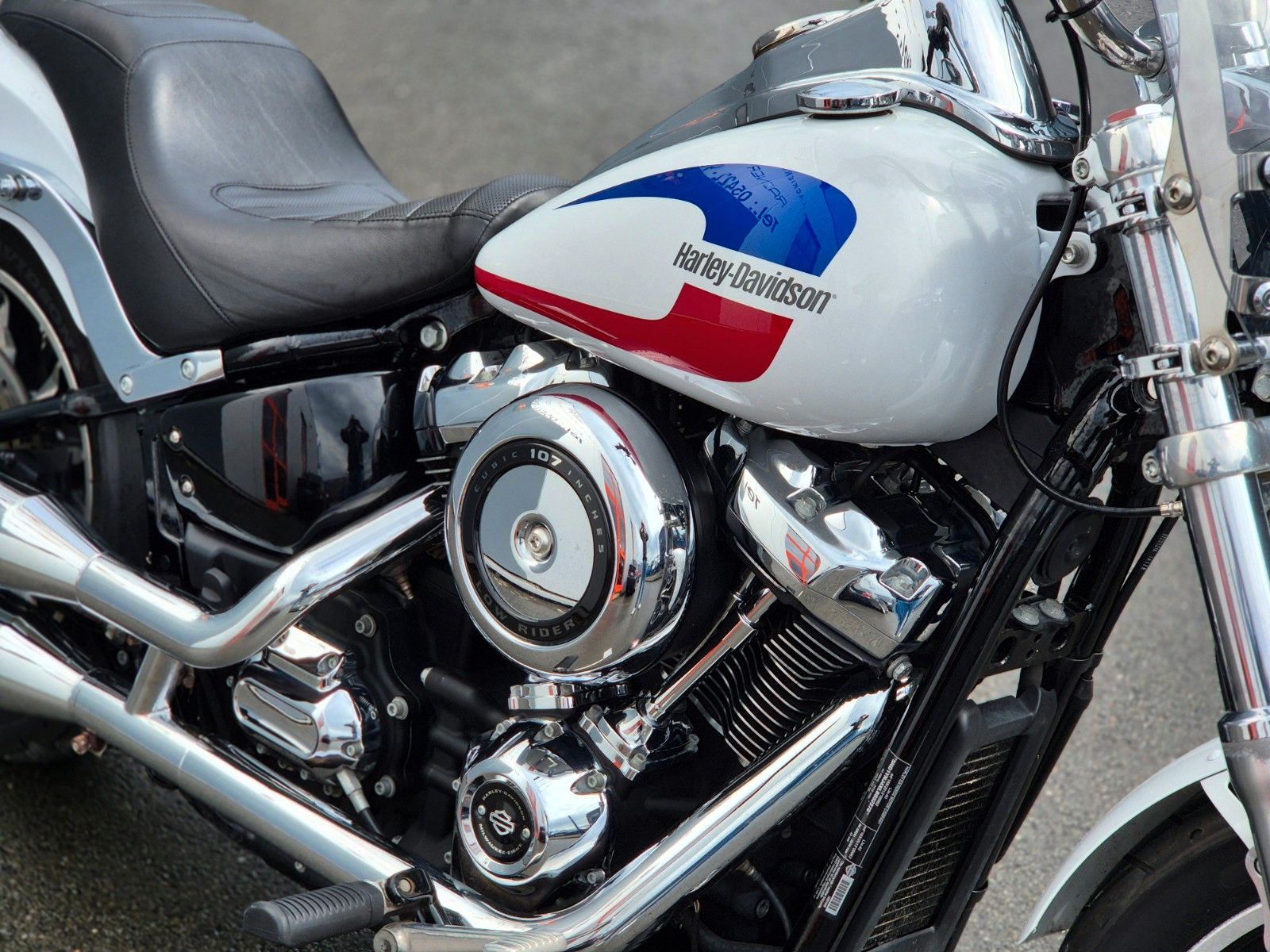 Fahrzeugabbildung Harley-Davidson FXLR °°LOW RIDER°° STONE WASHED WHITE PEARL