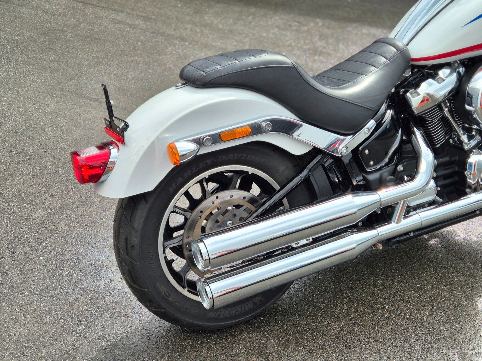 Fahrzeugabbildung Harley-Davidson FXLR °°LOW RIDER°° STONE WASHED WHITE PEARL