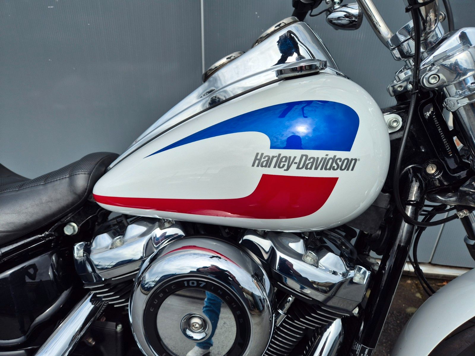 Fahrzeugabbildung Harley-Davidson FXLR °°LOW RIDER°° STONE WASHED WHITE PEARL