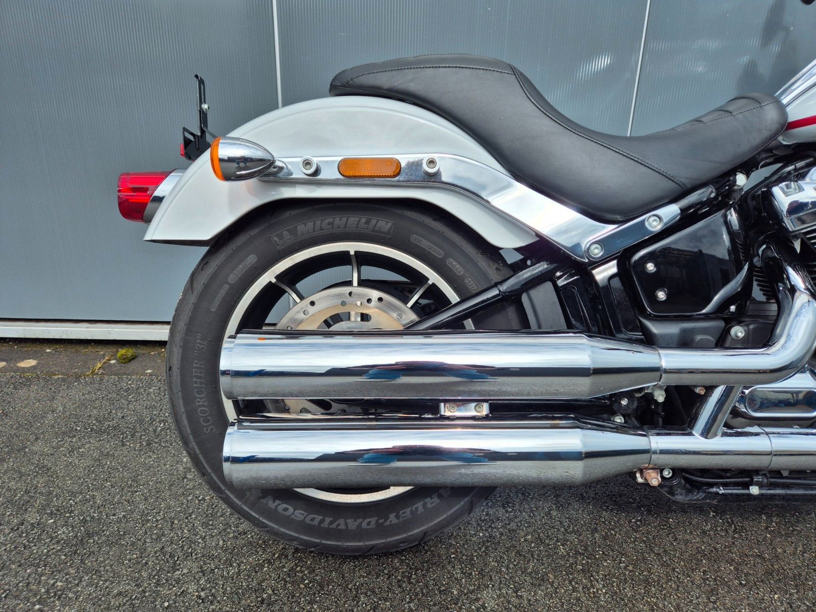 Fahrzeugabbildung Harley-Davidson FXLR °°LOW RIDER°° STONE WASHED WHITE PEARL