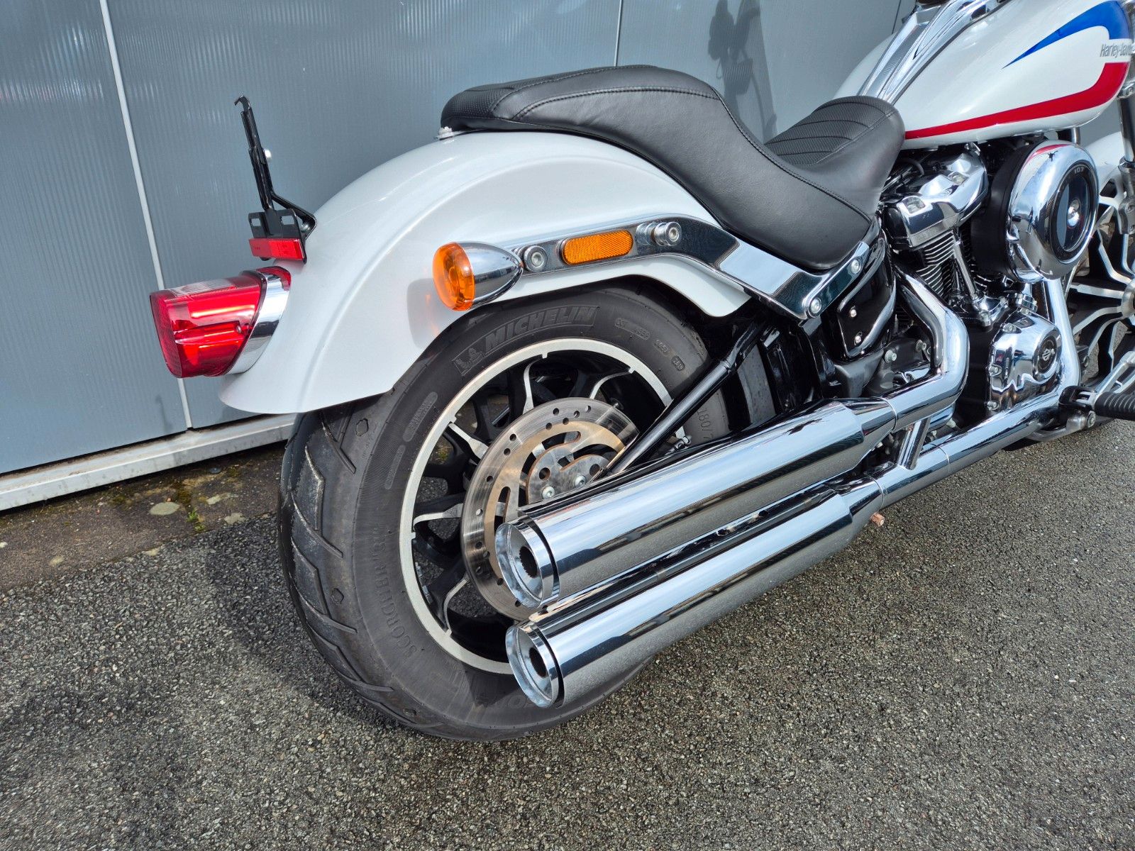 Fahrzeugabbildung Harley-Davidson FXLR °°LOW RIDER°° STONE WASHED WHITE PEARL