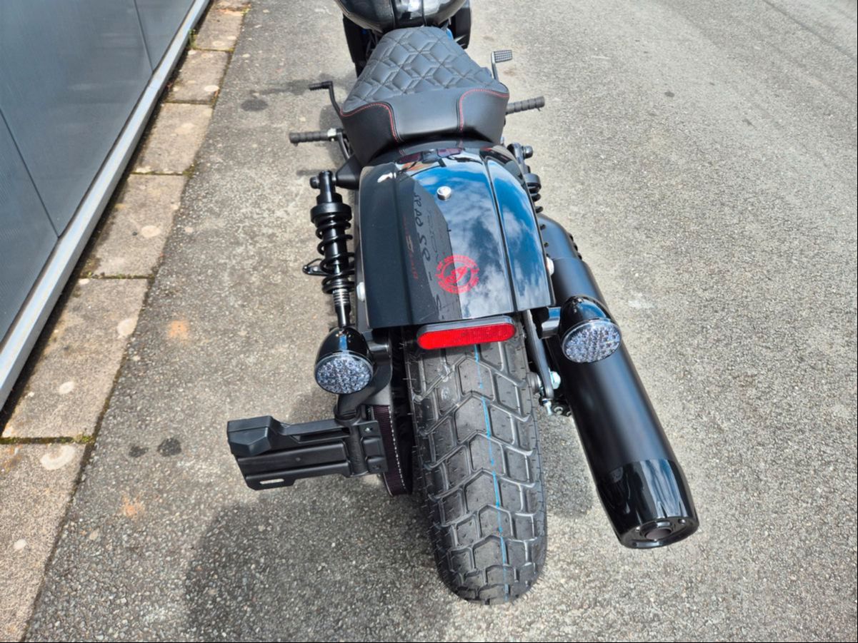 Fahrzeugabbildung Indian SCOUT BOBBER - 125 JAHRE JUBIMODELL -