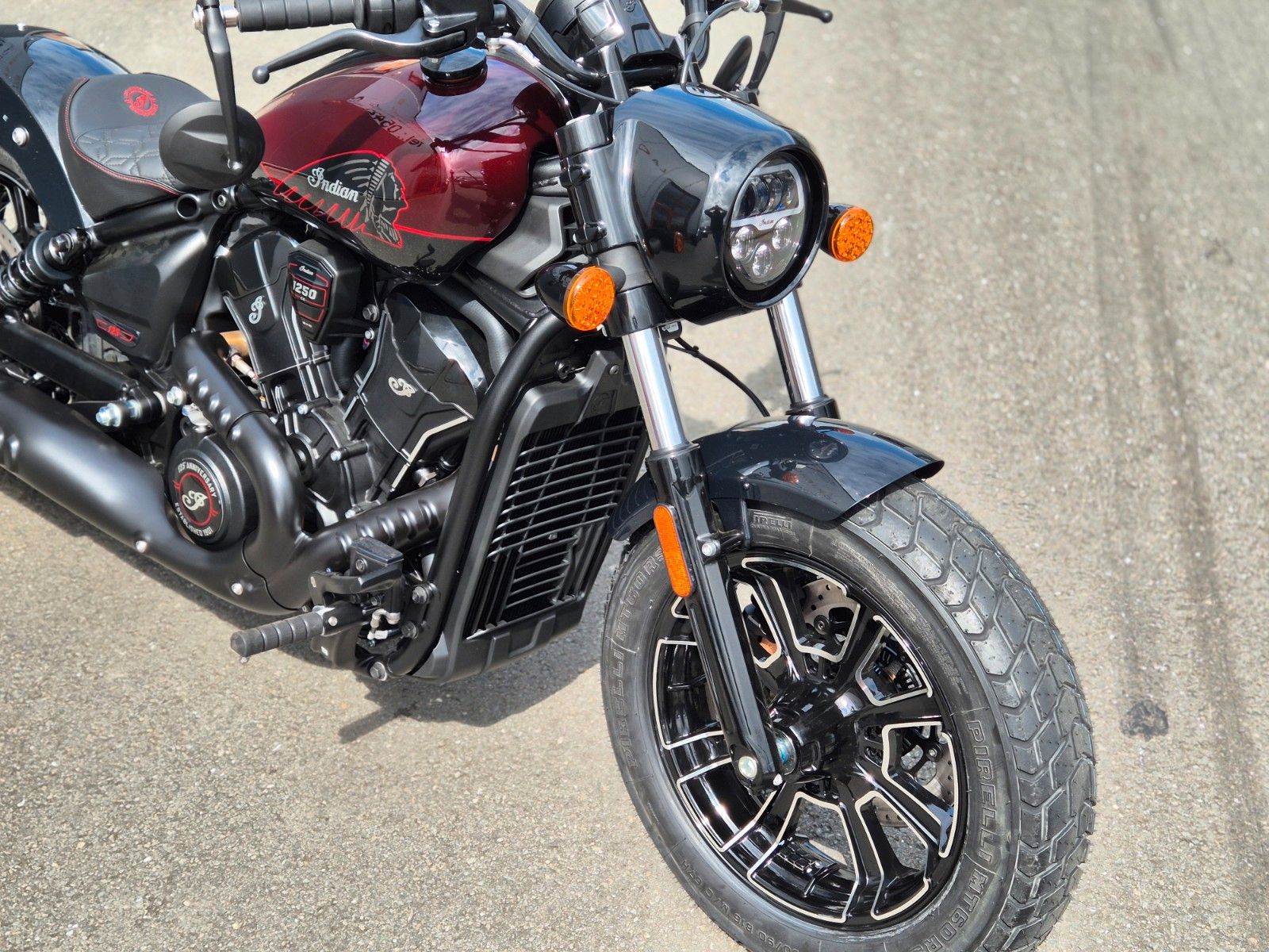 Fahrzeugabbildung Indian SCOUT BOBBER - 125 JAHRE JUBIMODELL -