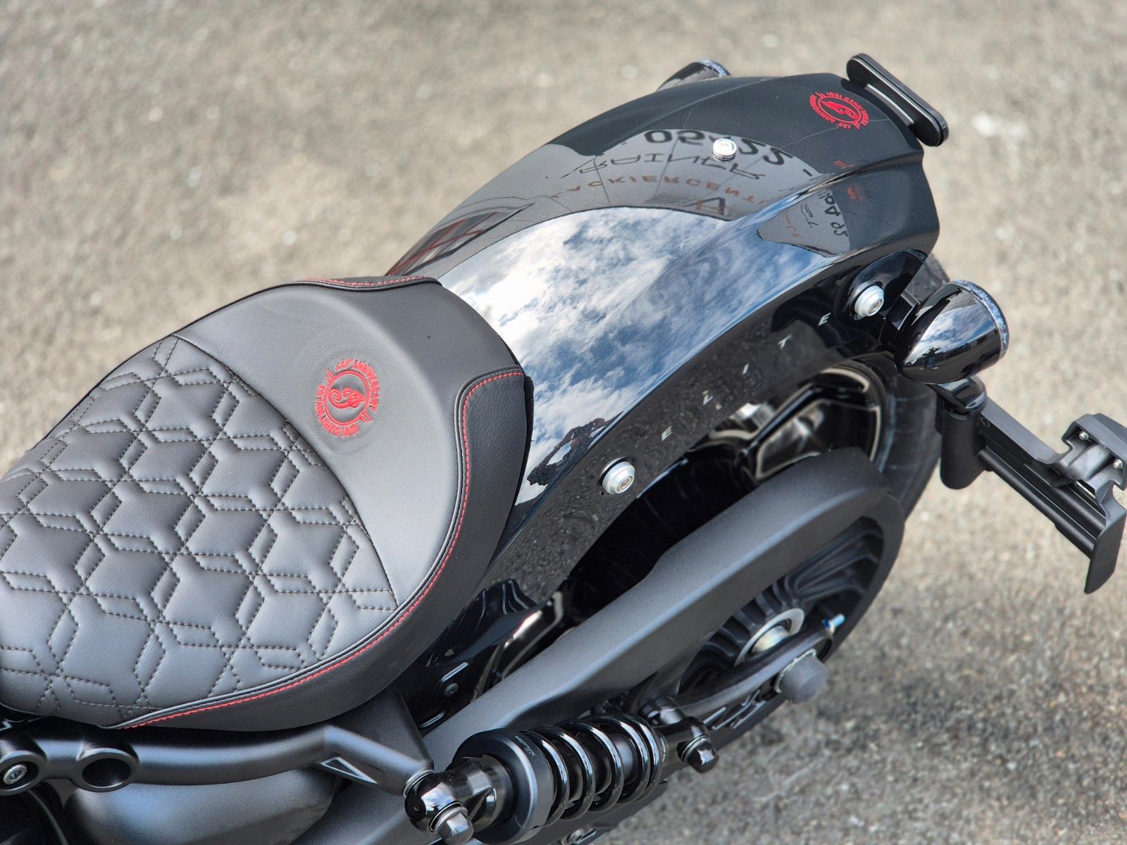 Fahrzeugabbildung Indian SCOUT BOBBER - 125 JAHRE JUBIMODELL -