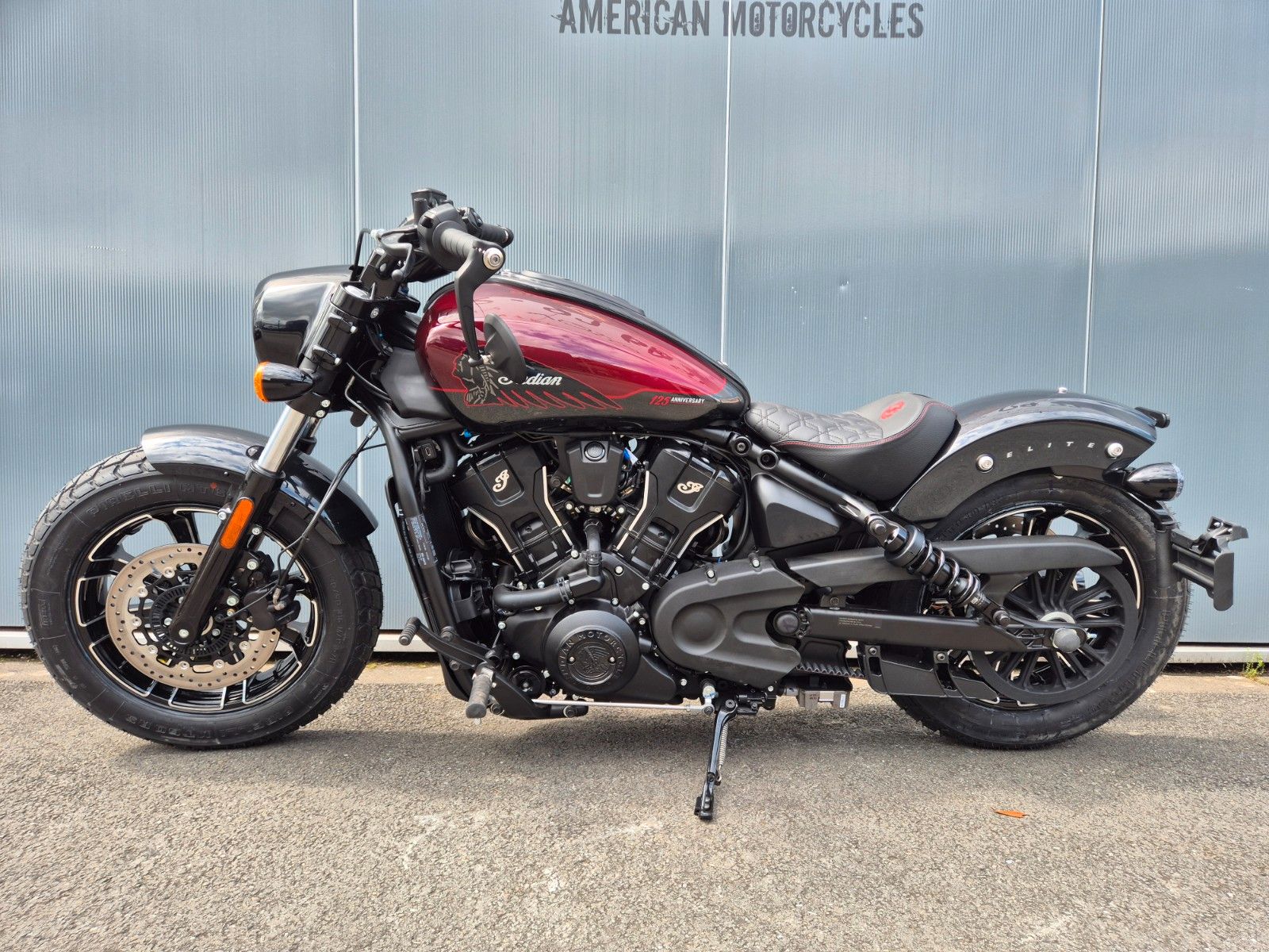 Fahrzeugabbildung Indian SCOUT BOBBER - 125 JAHRE JUBIMODELL -