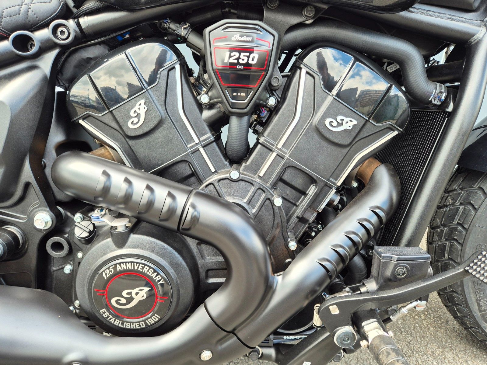 Fahrzeugabbildung Indian SCOUT BOBBER - 125 JAHRE JUBIMODELL -