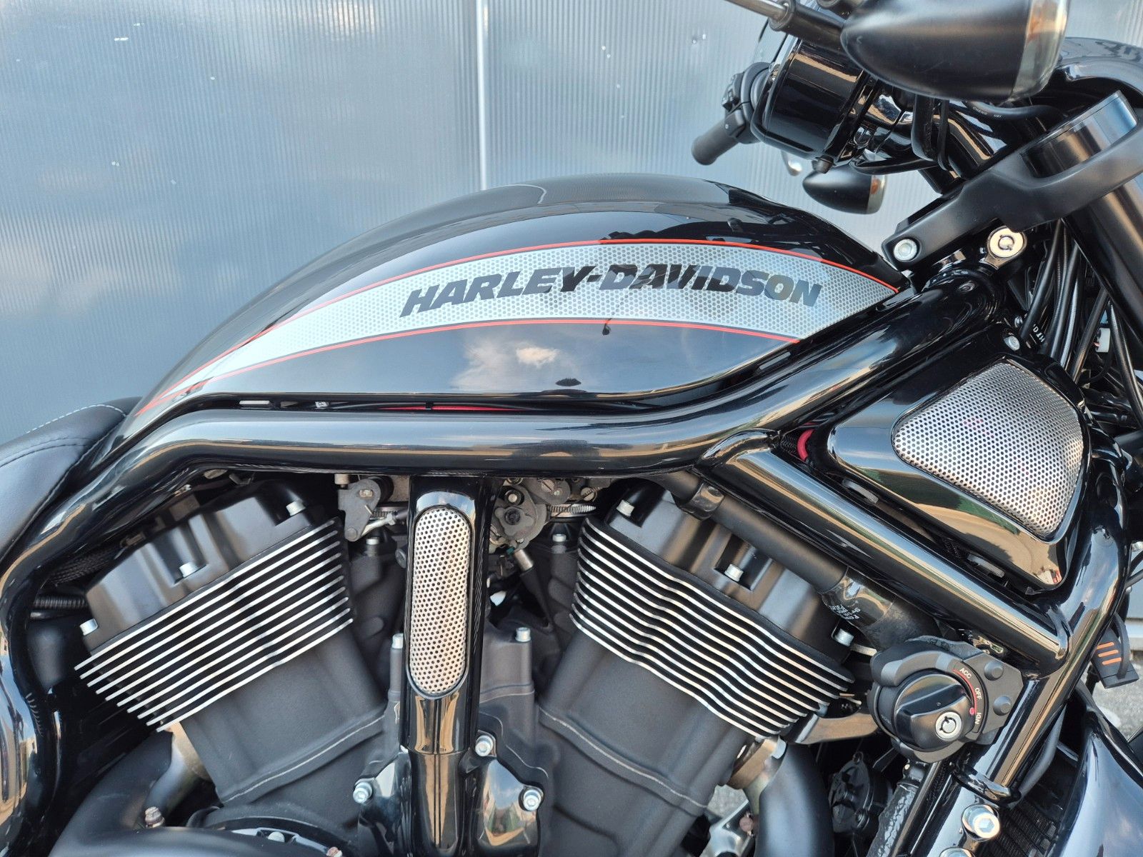 Fahrzeugabbildung Harley-Davidson VRSCDX °°NIGHT ROAD SPECIAL°° - 1.HAND - 5HD -