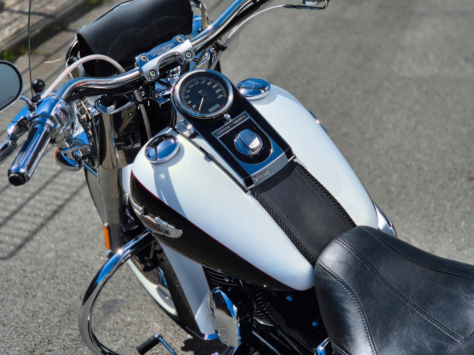 Fahrzeugabbildung Harley-Davidson FLSTN °°SOFTAIL DELUXE°° -2.HAND-DEUTSCHES BIKE-
