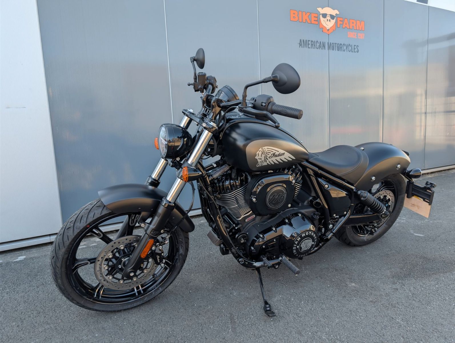 Fahrzeugabbildung Indian CHIEF DARKHORSE * BLACK SMOKE * 2026 NEU