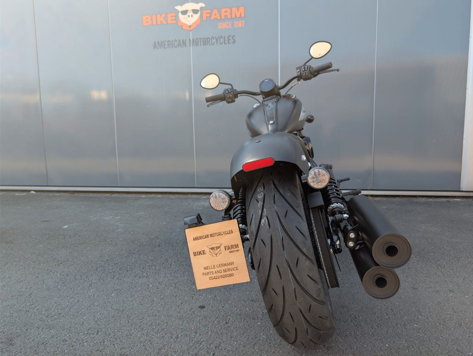 Fahrzeugabbildung Indian CHIEF DARKHORSE * BLACK SMOKE * 2026 NEU