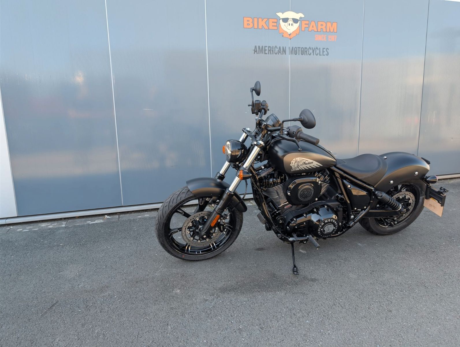 Fahrzeugabbildung Indian CHIEF DARKHORSE * BLACK SMOKE * 2026 NEU