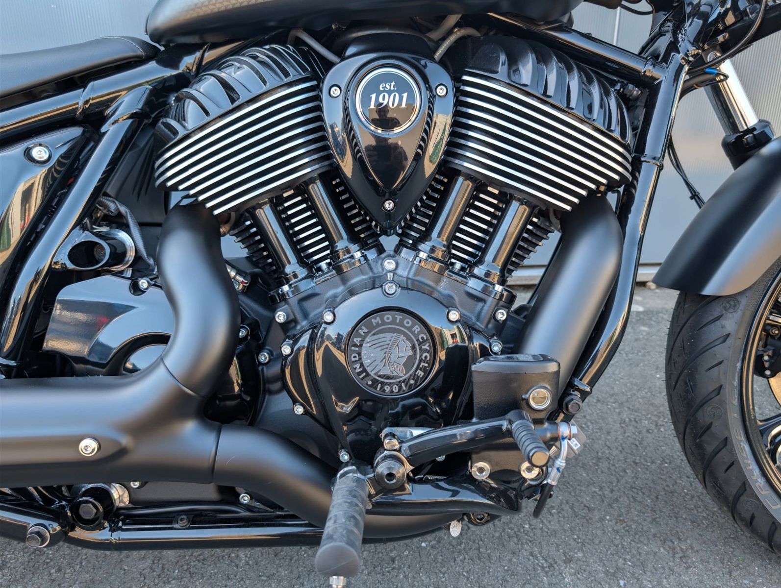 Fahrzeugabbildung Indian CHIEF DARKHORSE * BLACK SMOKE * 2026 NEU