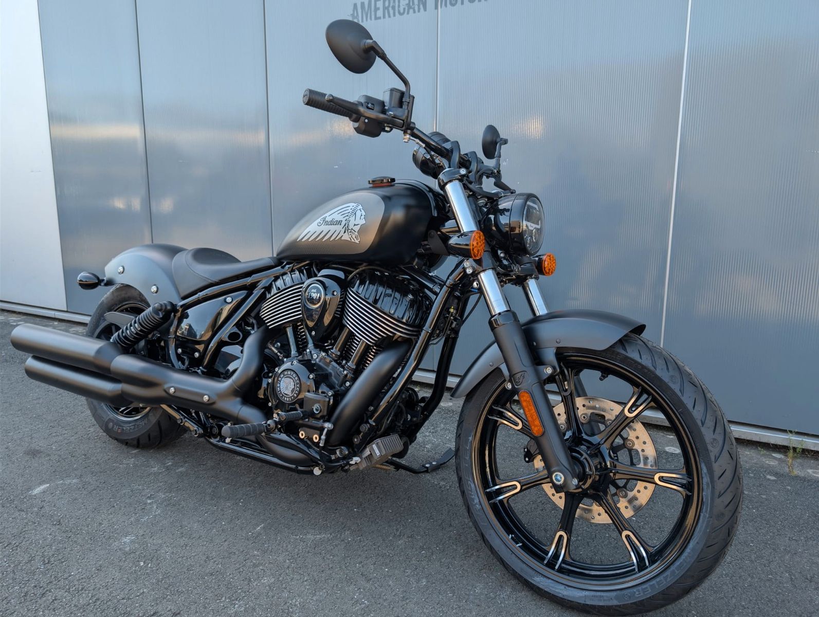 Fahrzeugabbildung Indian CHIEF DARKHORSE * BLACK SMOKE * 2026 NEU