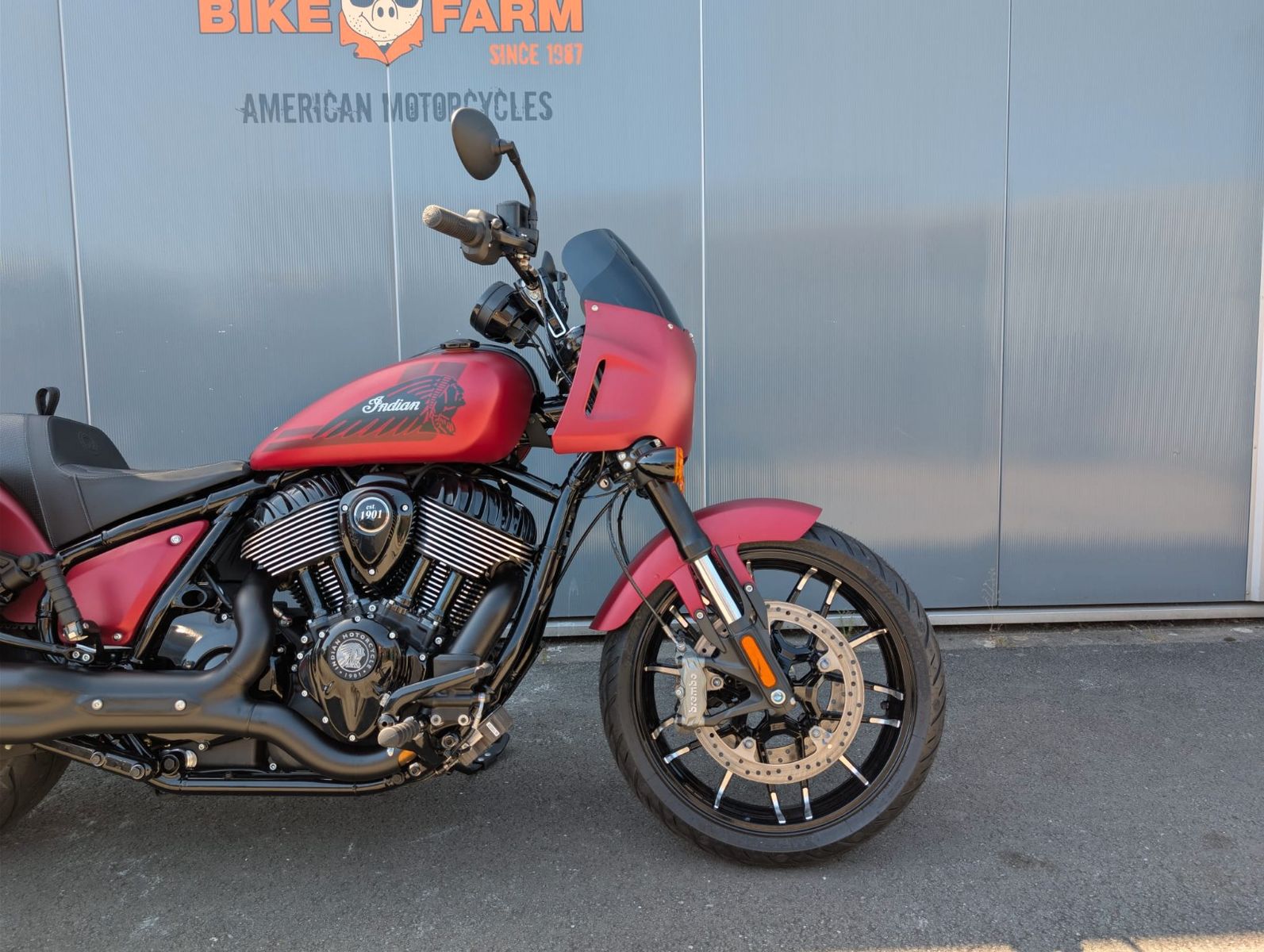 Fahrzeugabbildung Indian SPORT CHIEF RT * RED SMOKE * NEUFAHRZEUG