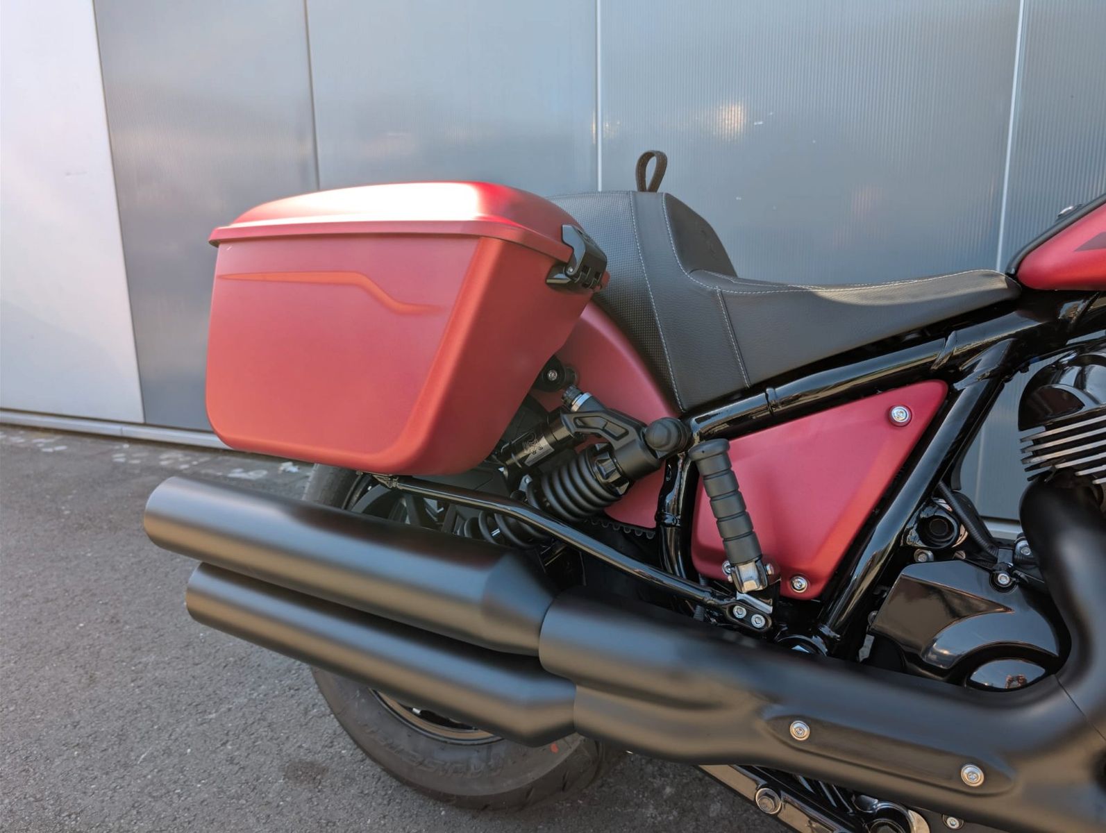 Fahrzeugabbildung Indian SPORT CHIEF RT * RED SMOKE * NEUFAHRZEUG