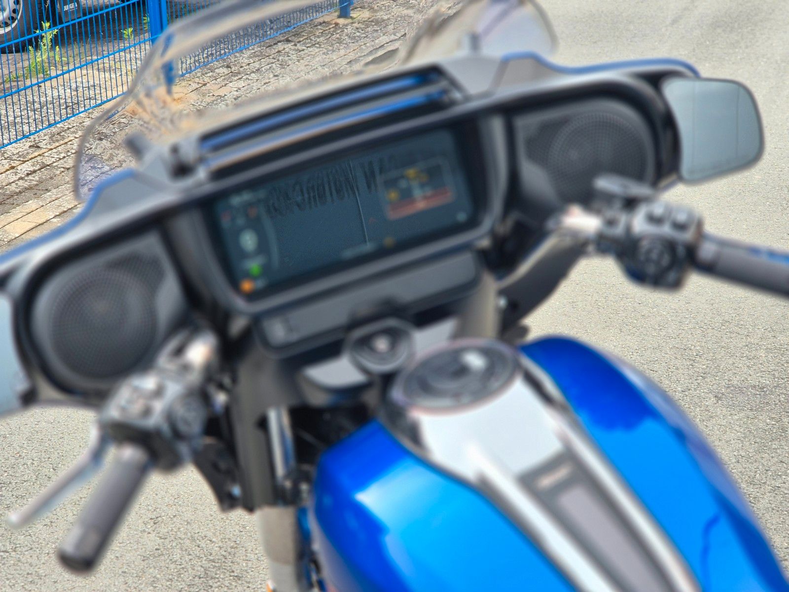 Fahrzeugabbildung Harley-Davidson STREET GLIDE M8 - KESS TECH AUSPUFF -