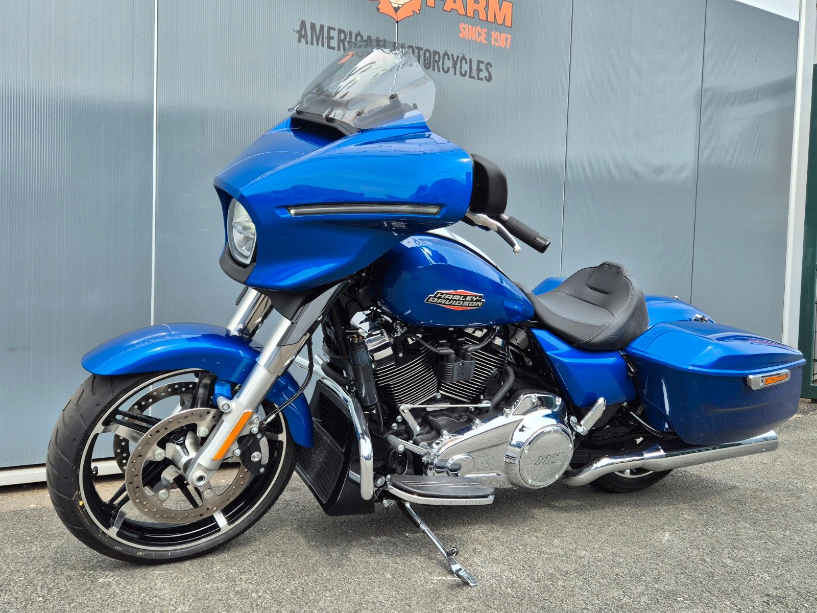 Fahrzeugabbildung Harley-Davidson STREET GLIDE M8 - KESS TECH AUSPUFF -