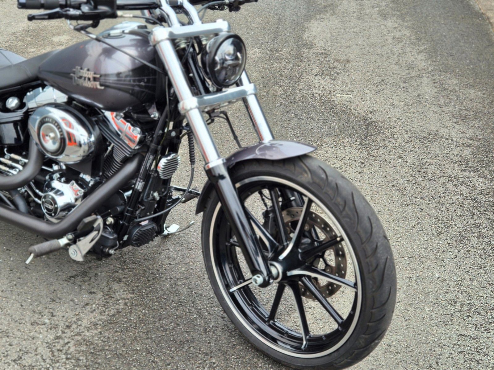 Fahrzeugabbildung Harley-Davidson FXSB 103 °°BREAKOUT CUSTOM°° - JEKILL&HYDE -