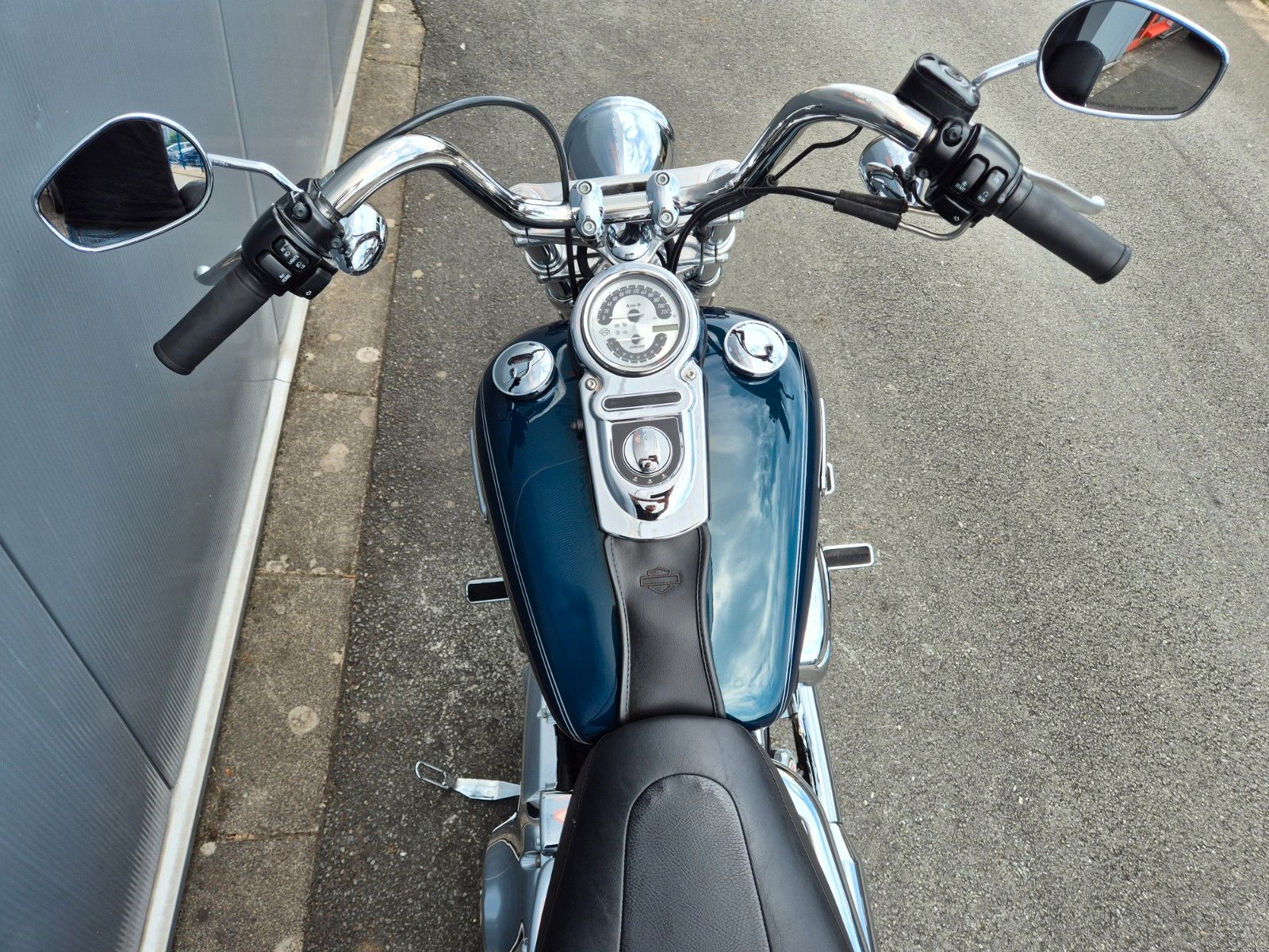 Fahrzeugabbildung Harley-Davidson FXDWG °°DYNA WIDE GLIDE°°-1.HAND-DEUTSCHES BIKE-