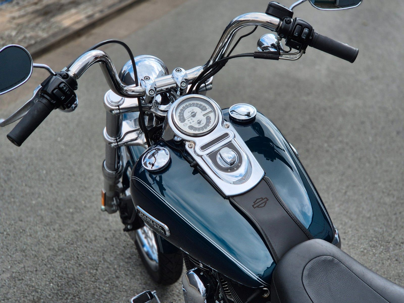 Fahrzeugabbildung Harley-Davidson FXDWG °°DYNA WIDE GLIDE°°-1.HAND-DEUTSCHES BIKE-