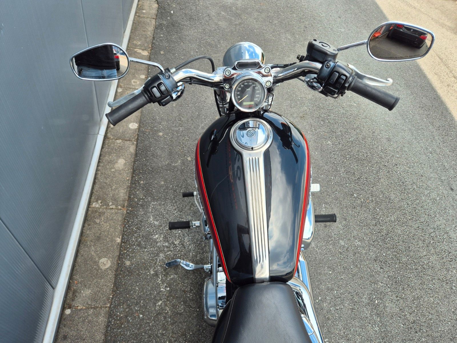 Fahrzeugabbildung Harley-Davidson XL1200 C °°SPORTSTER CUSTOM°° 5HD-2.HAND-DEUTSCH