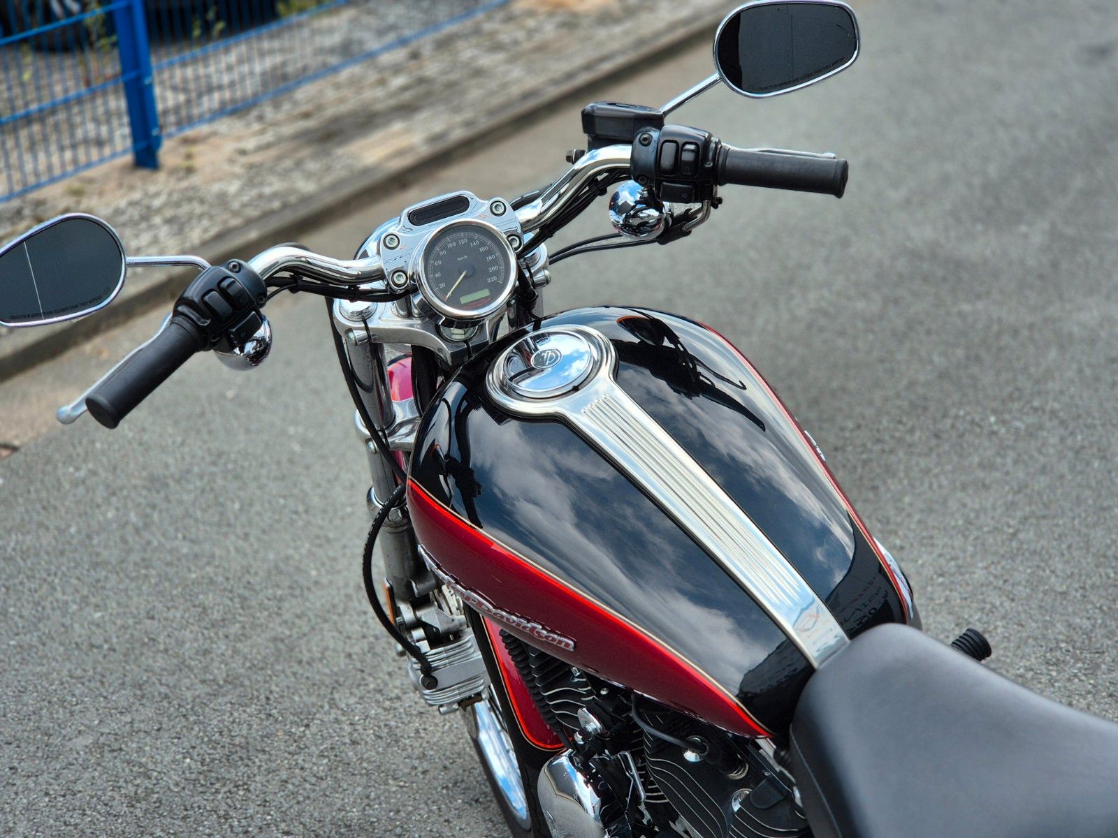 Fahrzeugabbildung Harley-Davidson XL1200 C °°SPORTSTER CUSTOM°° 5HD-2.HAND-DEUTSCH
