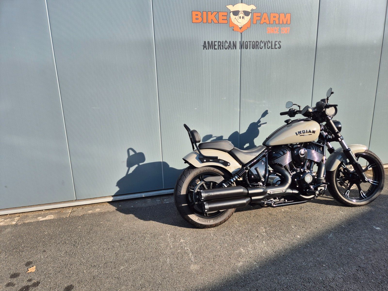 Fahrzeugabbildung Indian CHIEF DARKHORSE QUARTZ GRAY * VIEL ZUBEHÖR *
