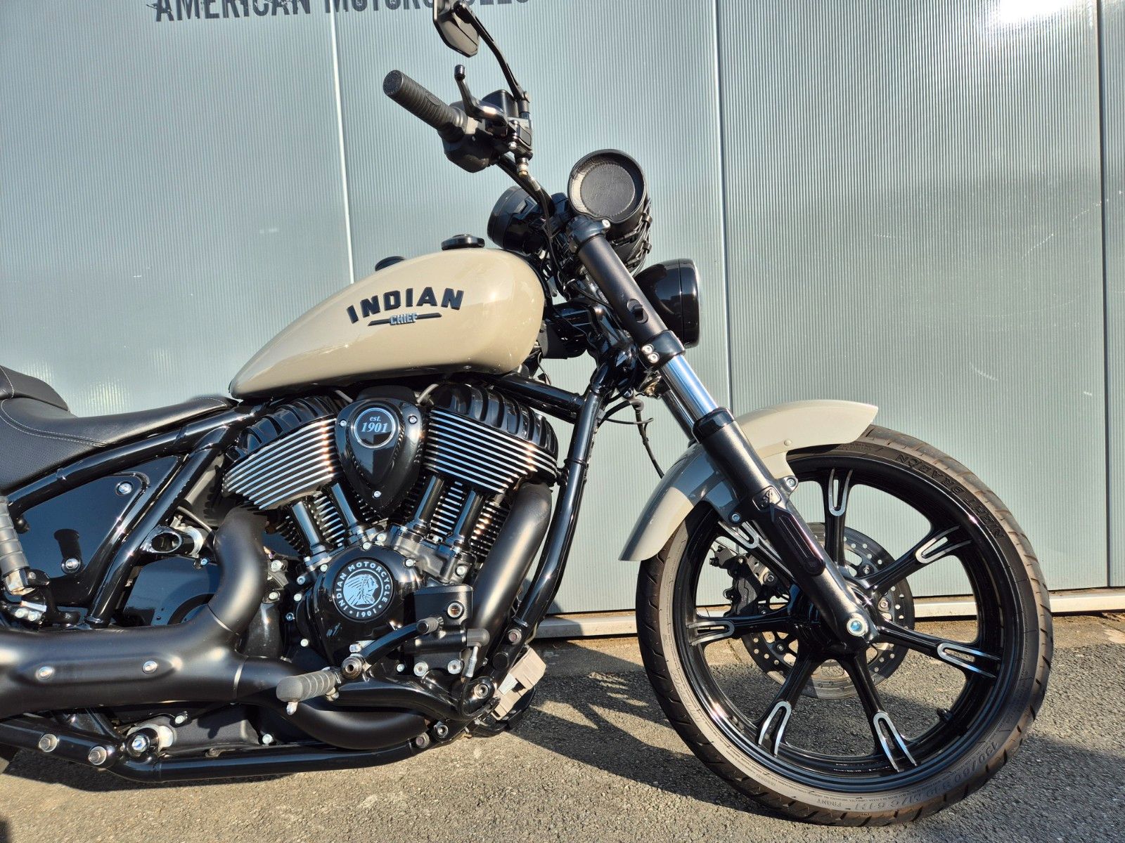 Fahrzeugabbildung Indian CHIEF DARKHORSE QUARTZ GRAY * VIEL ZUBEHÖR *