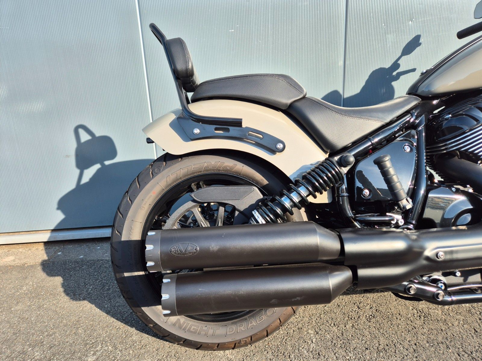 Fahrzeugabbildung Indian CHIEF DARKHORSE QUARTZ GRAY * VIEL ZUBEHÖR *