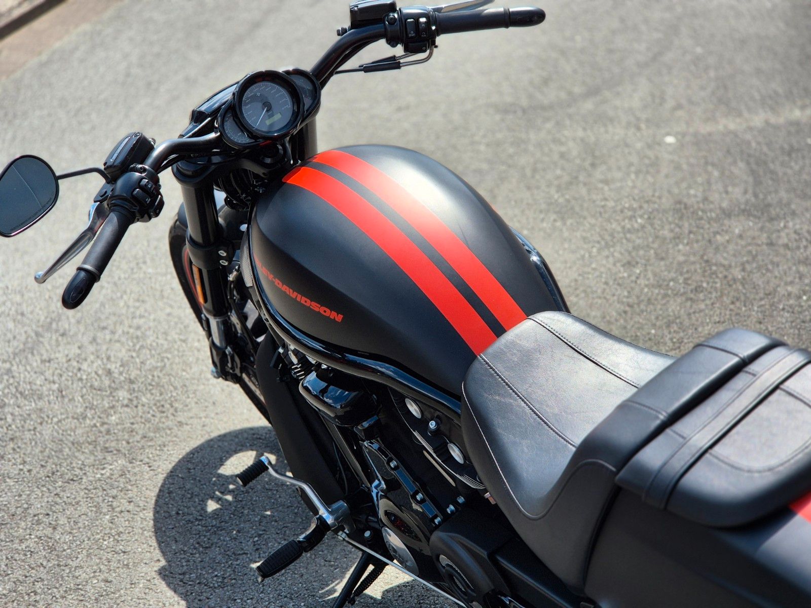 Fahrzeugabbildung Harley-Davidson VRSCDX°°NIGHT ROD SPECIAL°° - V-ROD-REMUS -