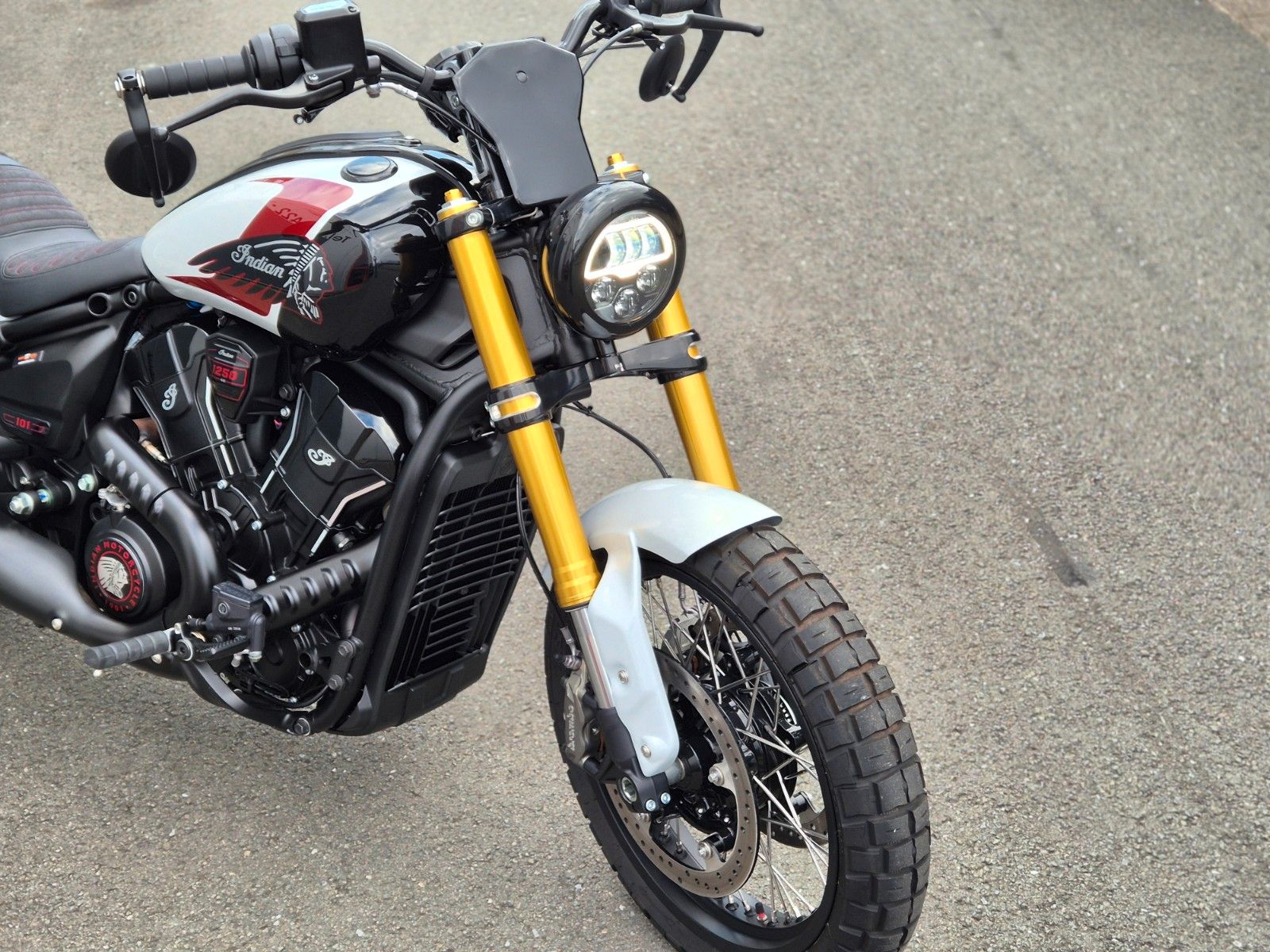 Fahrzeugabbildung Indian SCOUT 101 °°SCRAMBLER°° - BEACH SURFER -