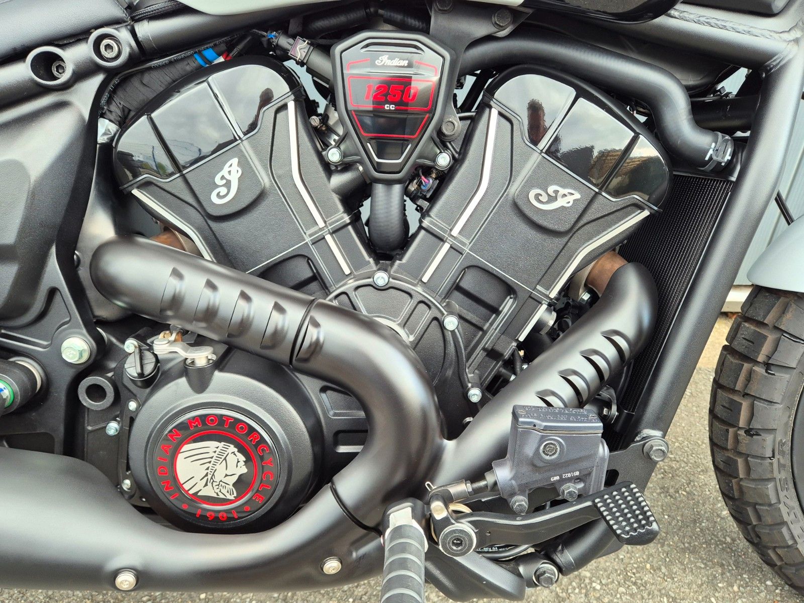 Fahrzeugabbildung Indian SCOUT 101 °°SCRAMBLER°° - BEACH SURFER -