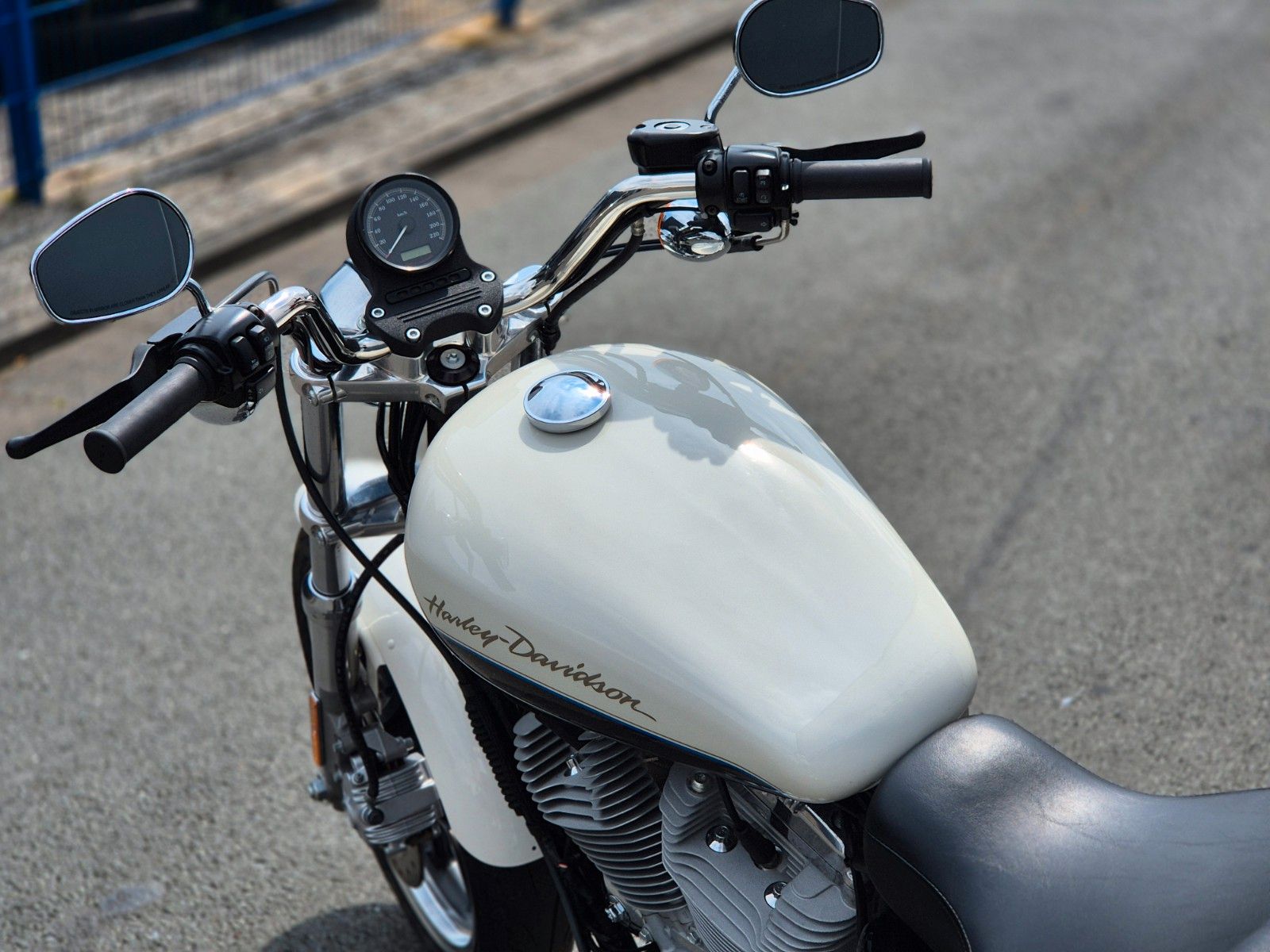 Fahrzeugabbildung Harley-Davidson XL883 L°°SuperLow°° *DEUTSCHES MODELL*