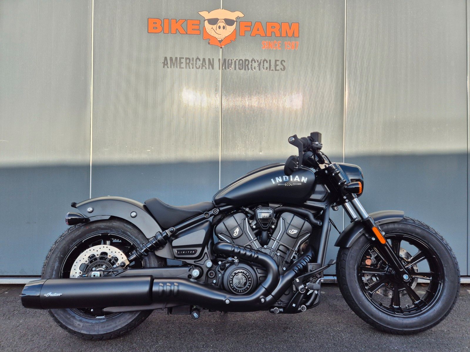 Fahrzeugabbildung Indian SCOUT BOBBER LIMITED+TECH 2026 -BLACK BOBBER-