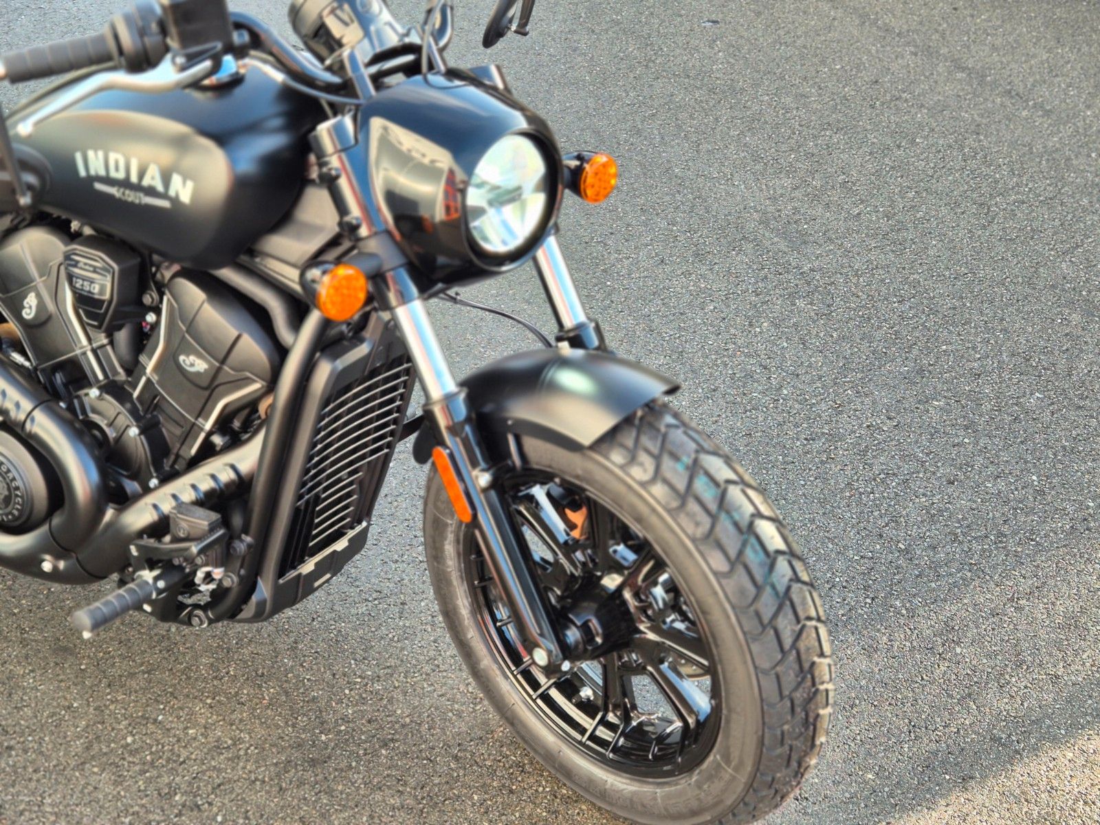 Fahrzeugabbildung Indian SCOUT BOBBER LIMITED+TECH 2026 -BLACK BOBBER-