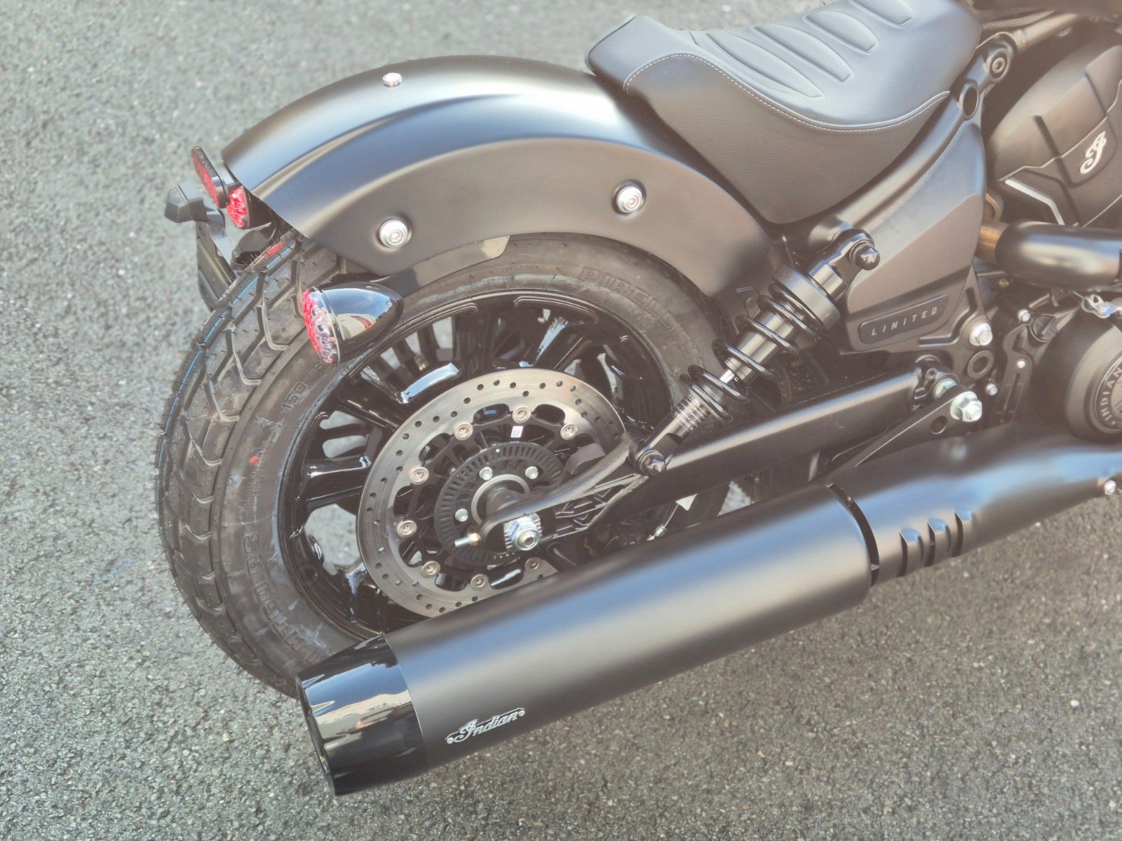 Fahrzeugabbildung Indian SCOUT BOBBER LIMITED+TECH 2026 -BLACK BOBBER-