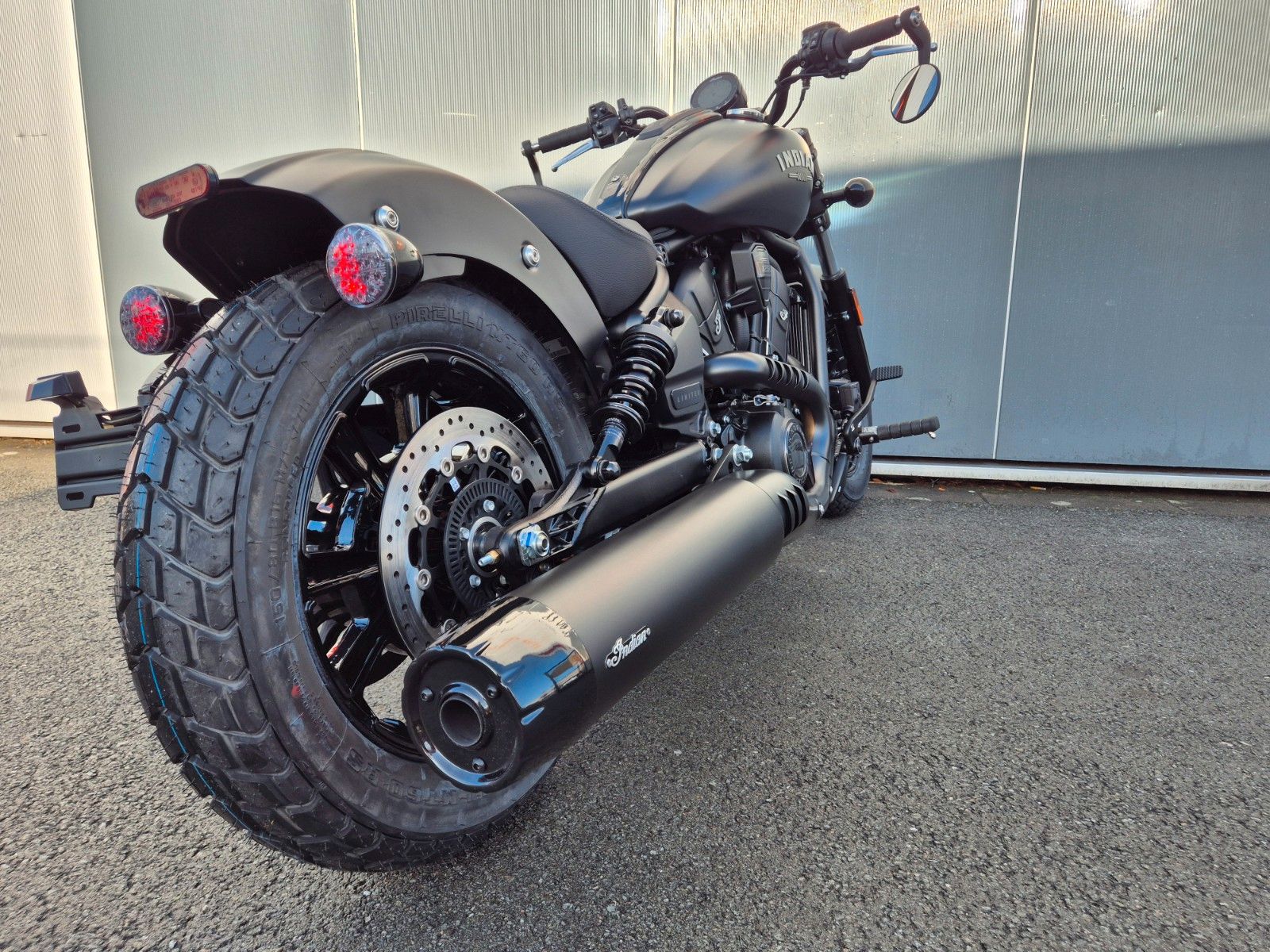 Fahrzeugabbildung Indian SCOUT BOBBER LIMITED+TECH 2026 -BLACK BOBBER-