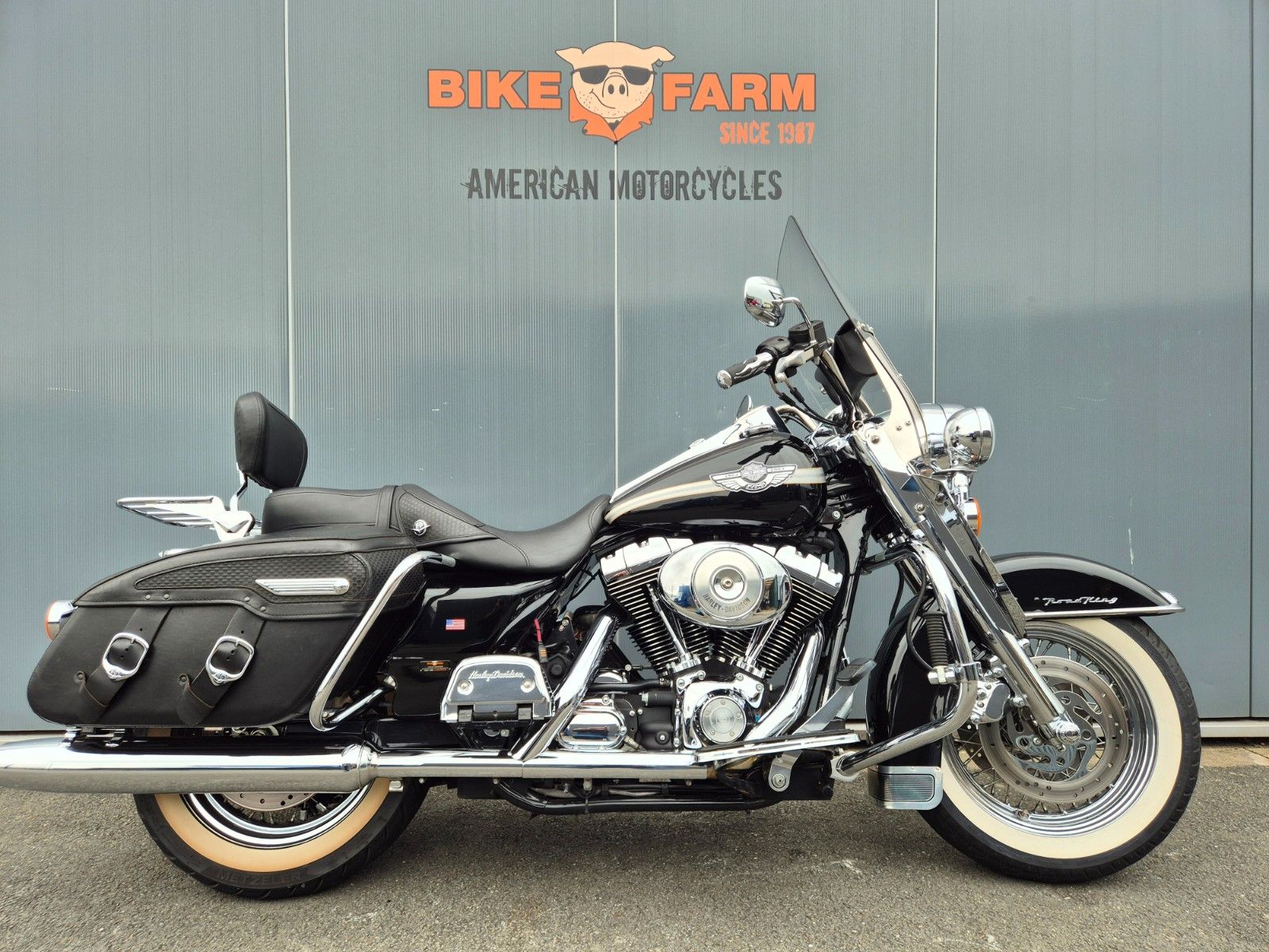 Harley-Davidson FLHRC °°ROAD KING CLASSIC°° DEUTSCH - 2.HAND -